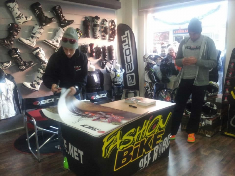 Tony Cairoli e Fashionbike